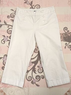 New York & Company White Sailor-Button Cropped Capris